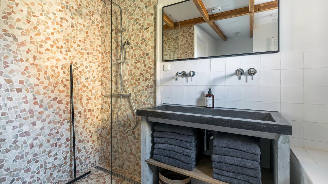 BathRoom BathRoom